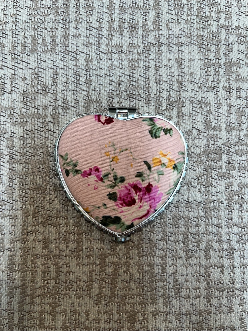 Heart pocket mirror